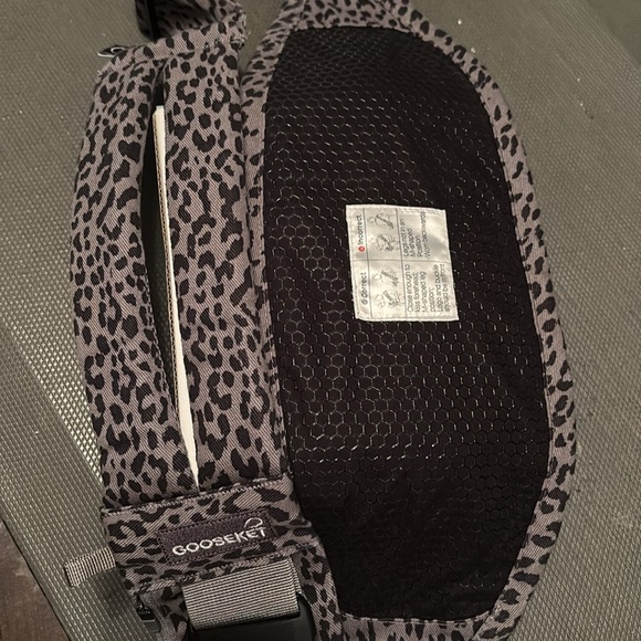Gooseket 365 Toddler Baby Sling Gray Leopard - Picture 7 of 8